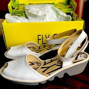 FLY London Women's POPA604FLY Off-white Damani/Cupido 39 EU/ 8-8.5 US